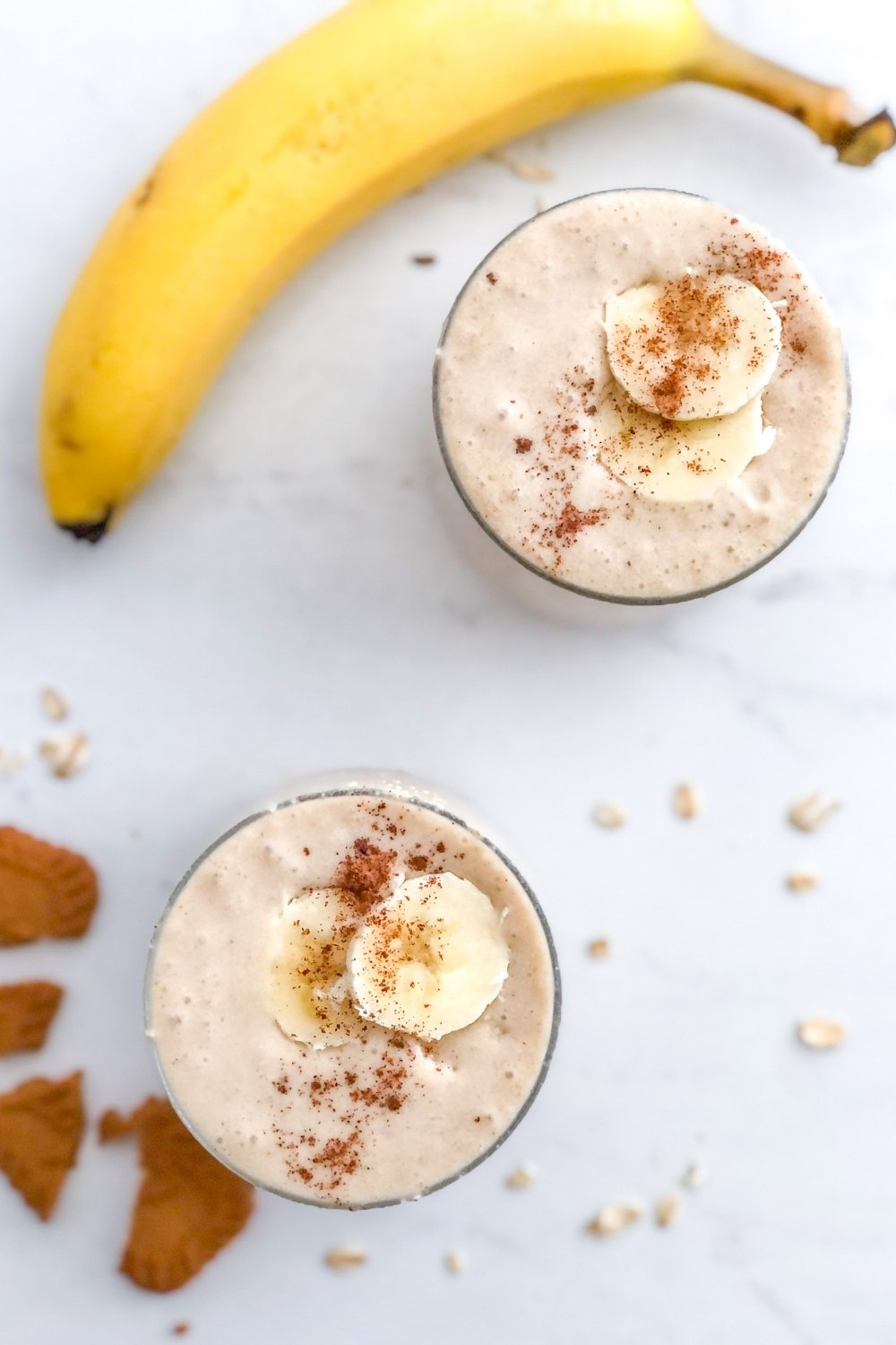 cookie butter smoothie with banana and oats