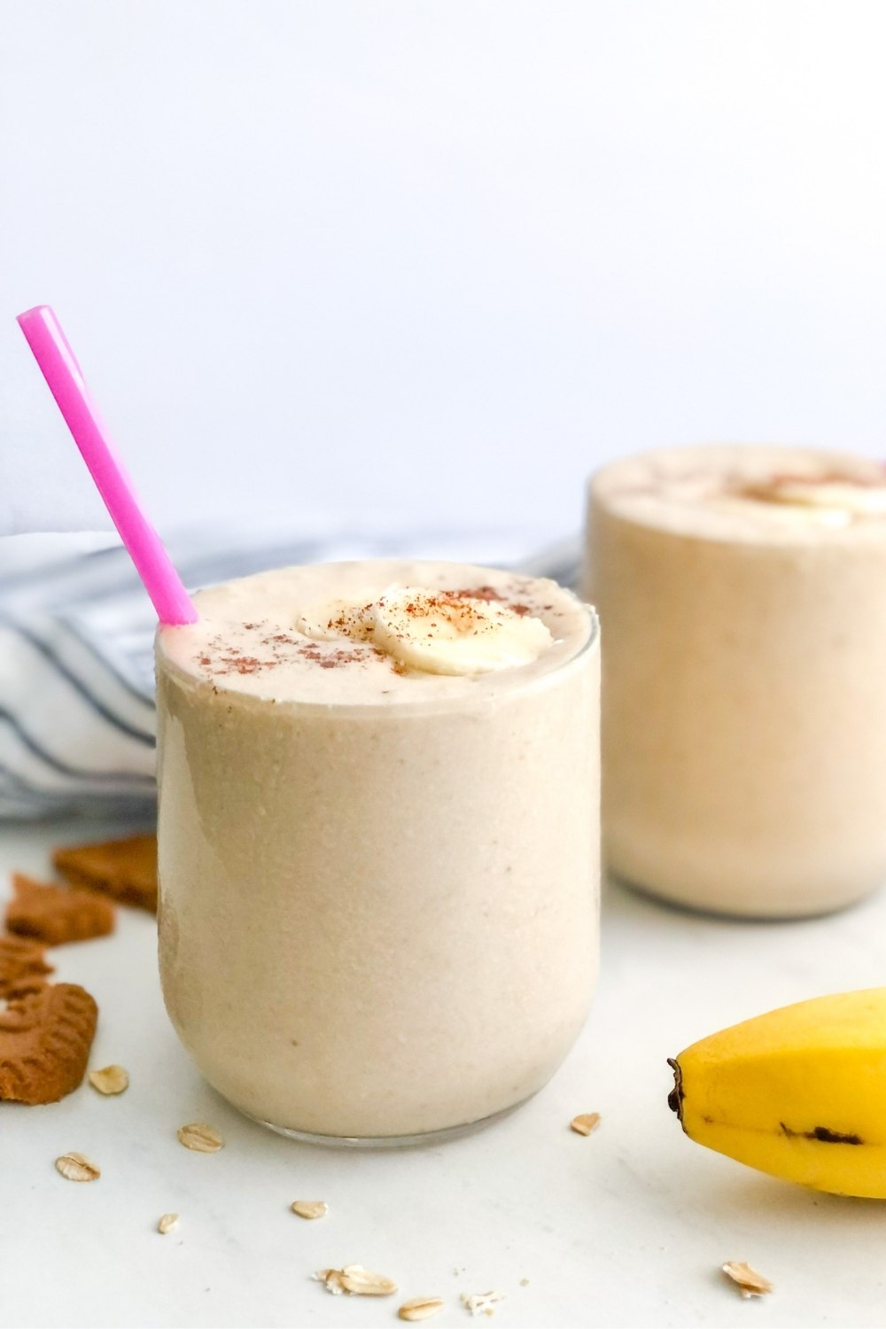 banana biscoff smoothie with oats