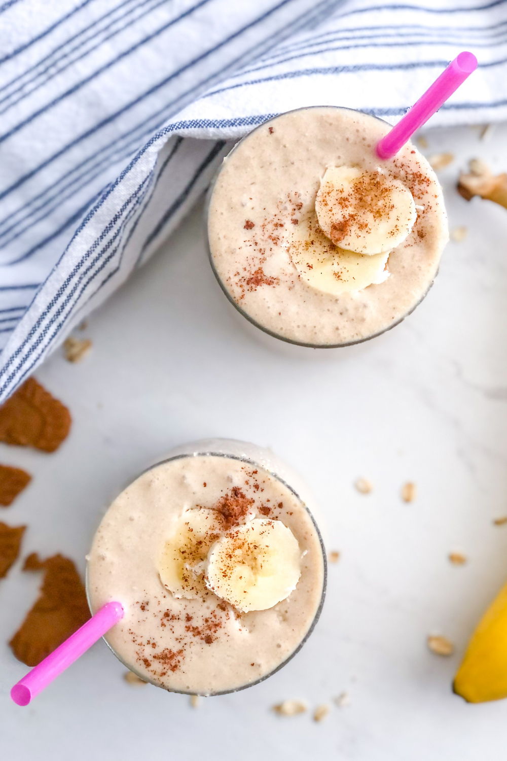 oatmeal biscoff smoothie with banana