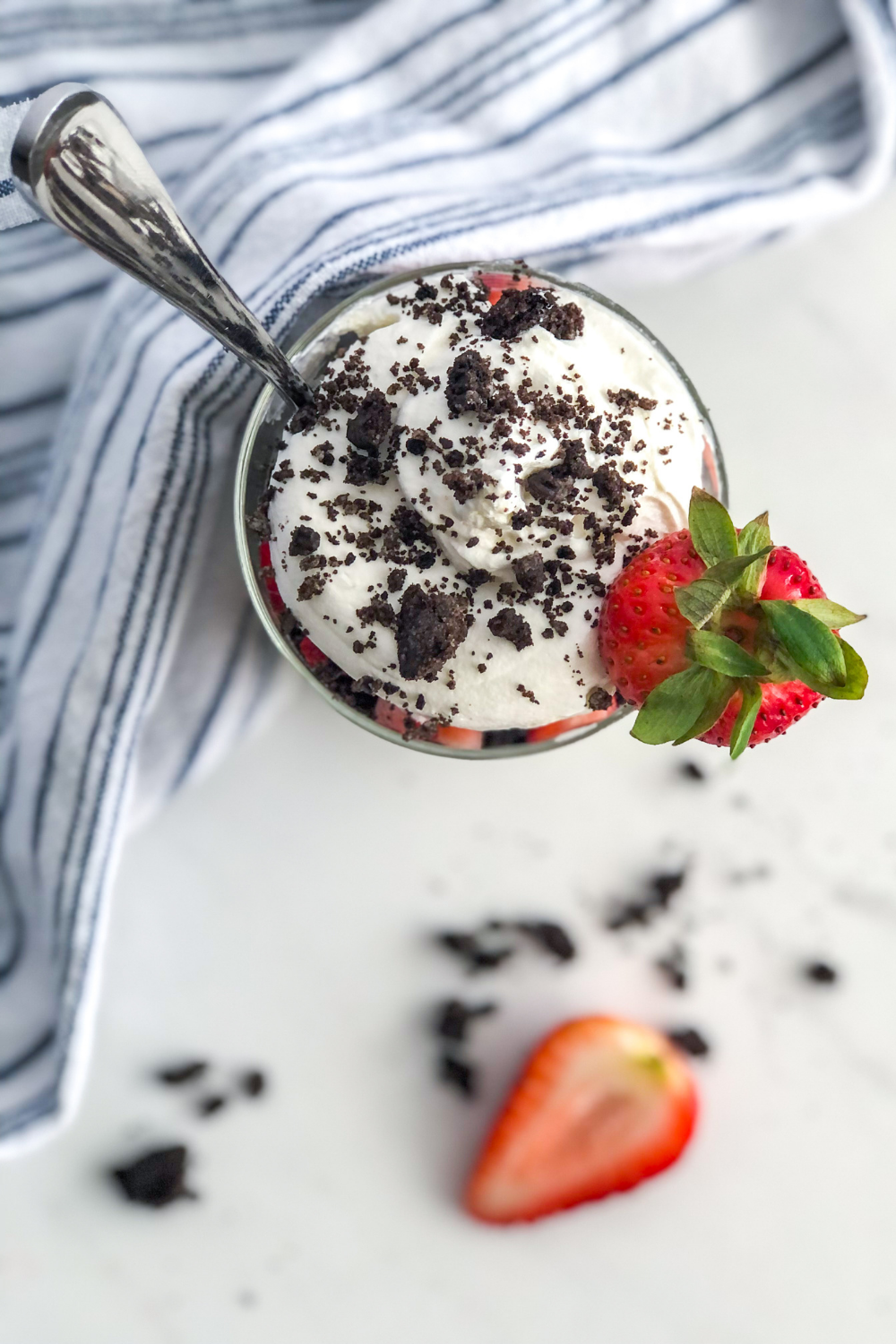 no bake oreo cheesecake parfaits with strawberries and whipped cream
