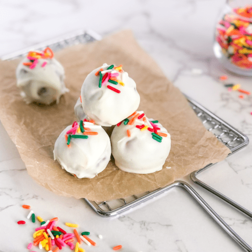 Funfetti Birthday Cake Truffles (No Bake)