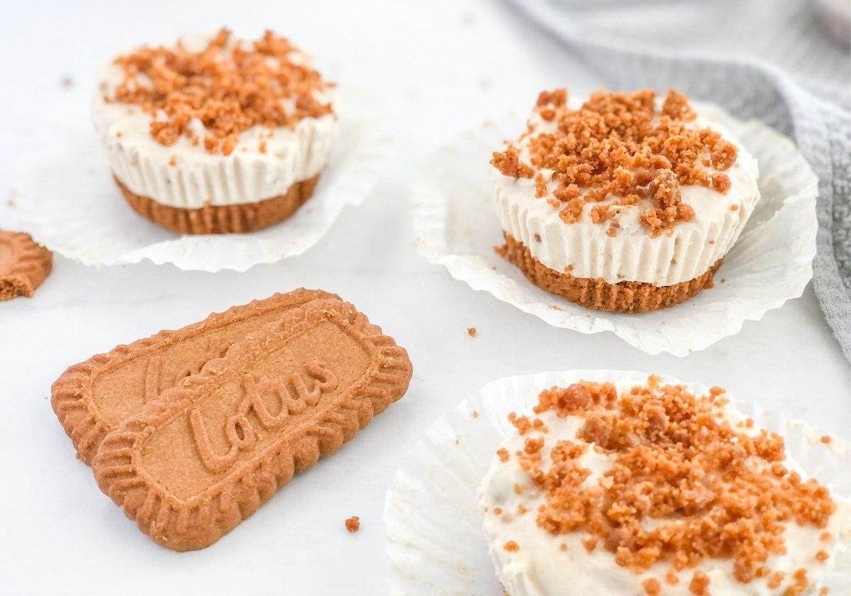 mini no bake Lotus Biscoff cheesecakes with maple syrup