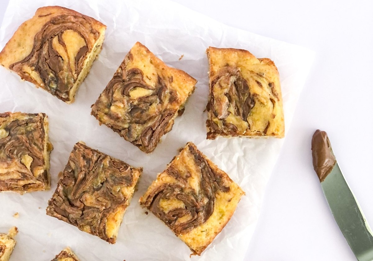 hazelnut banana bread bars with Nutella swirl on top