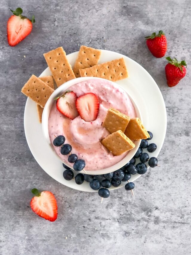 strawberry mascarpone dip with graham crackers and blueberries