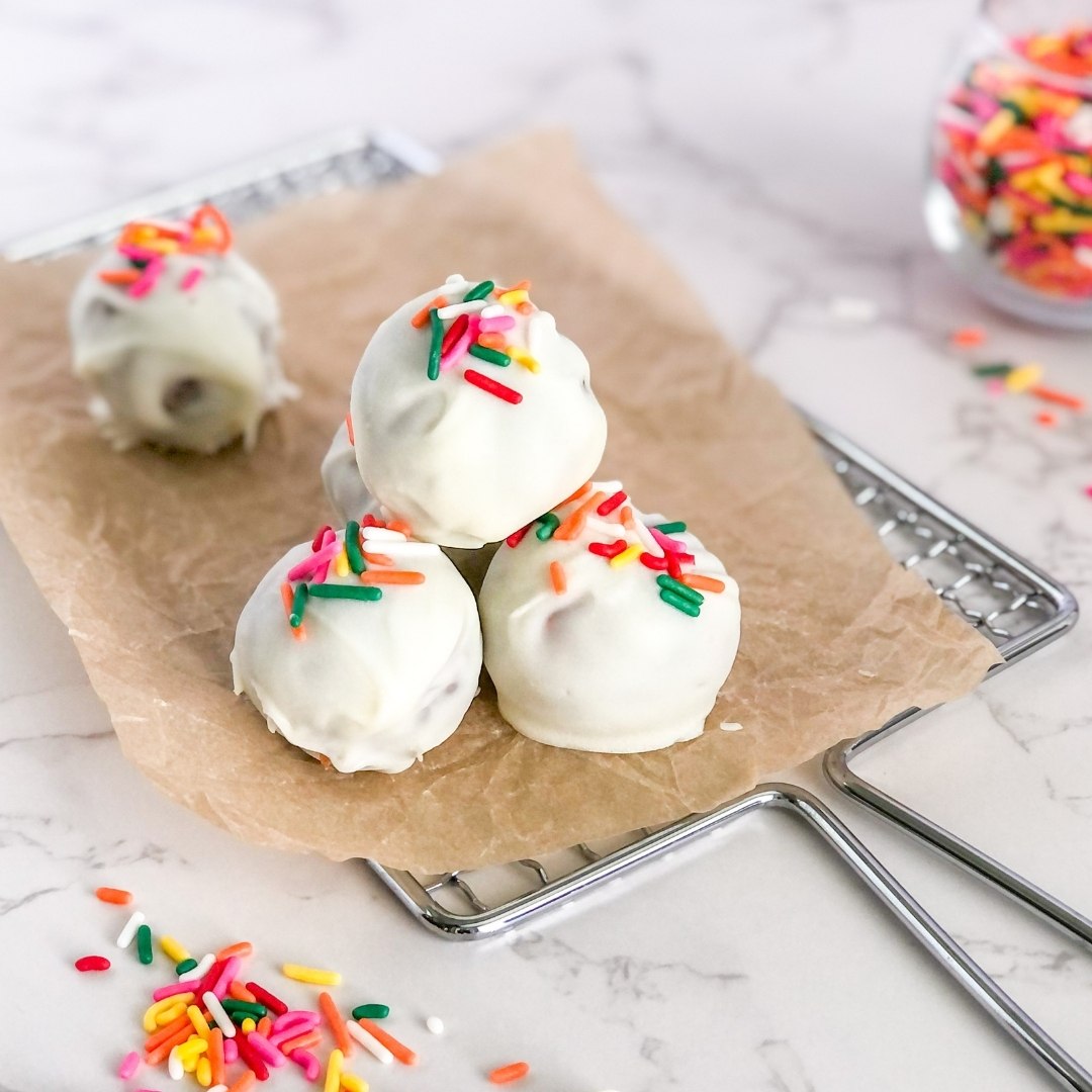 White Chocolate Birthday Cake Truffles with Oat Flour (No Bake)