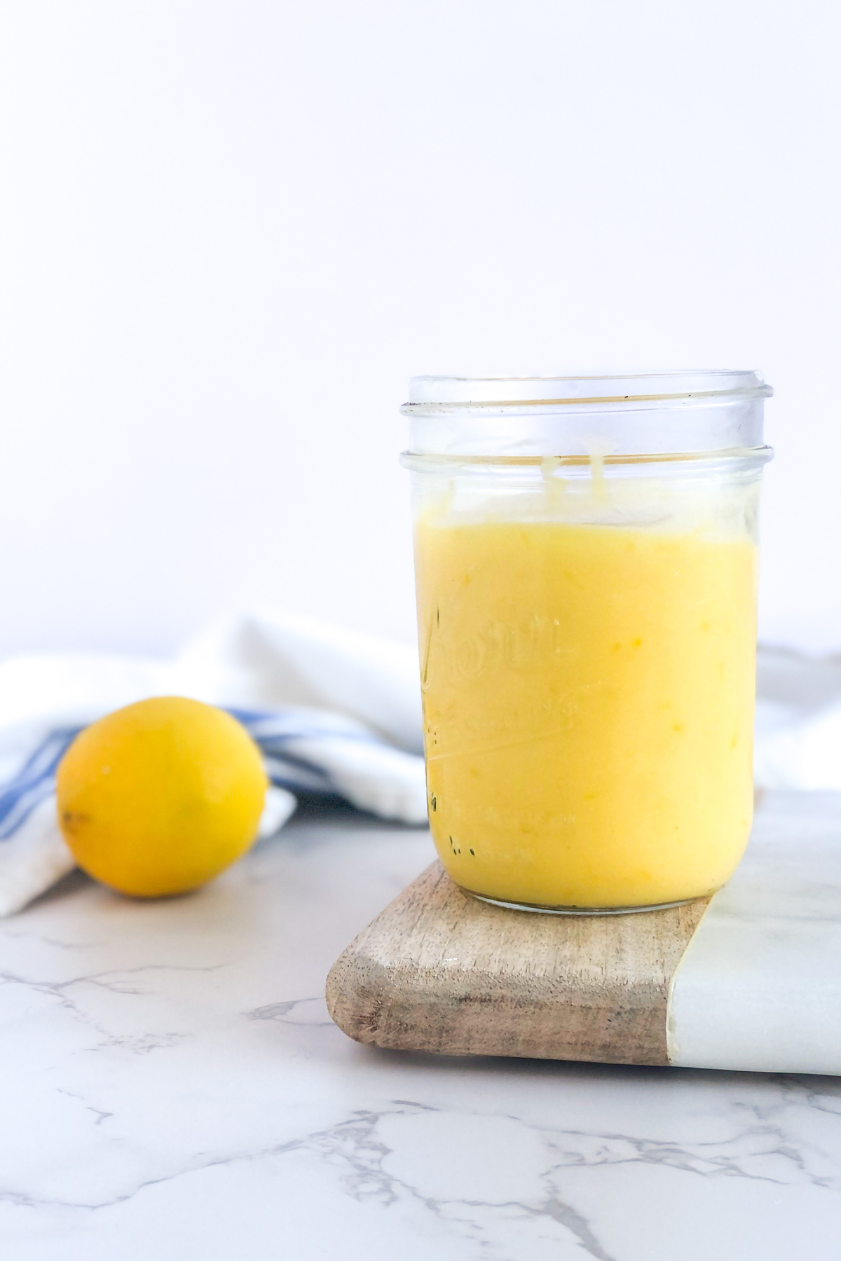 lemon curd in a mason jar