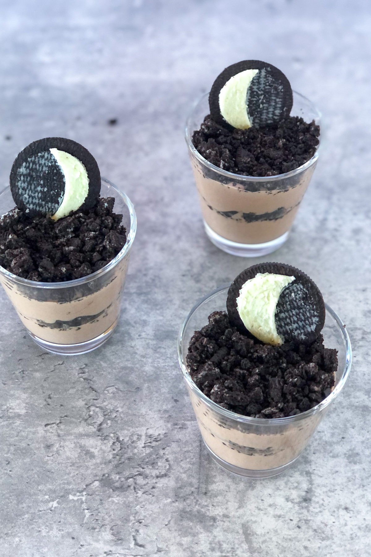 Oreo yogurt parfaits in small glass cups