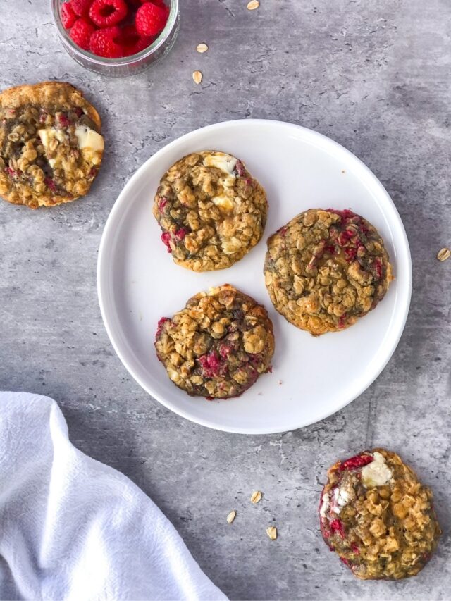 oatmeal cookies with raspberries and white chocolate chunks