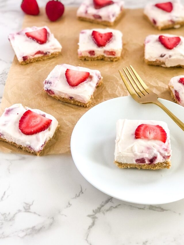 strawberry white chocolate cheesecake bars