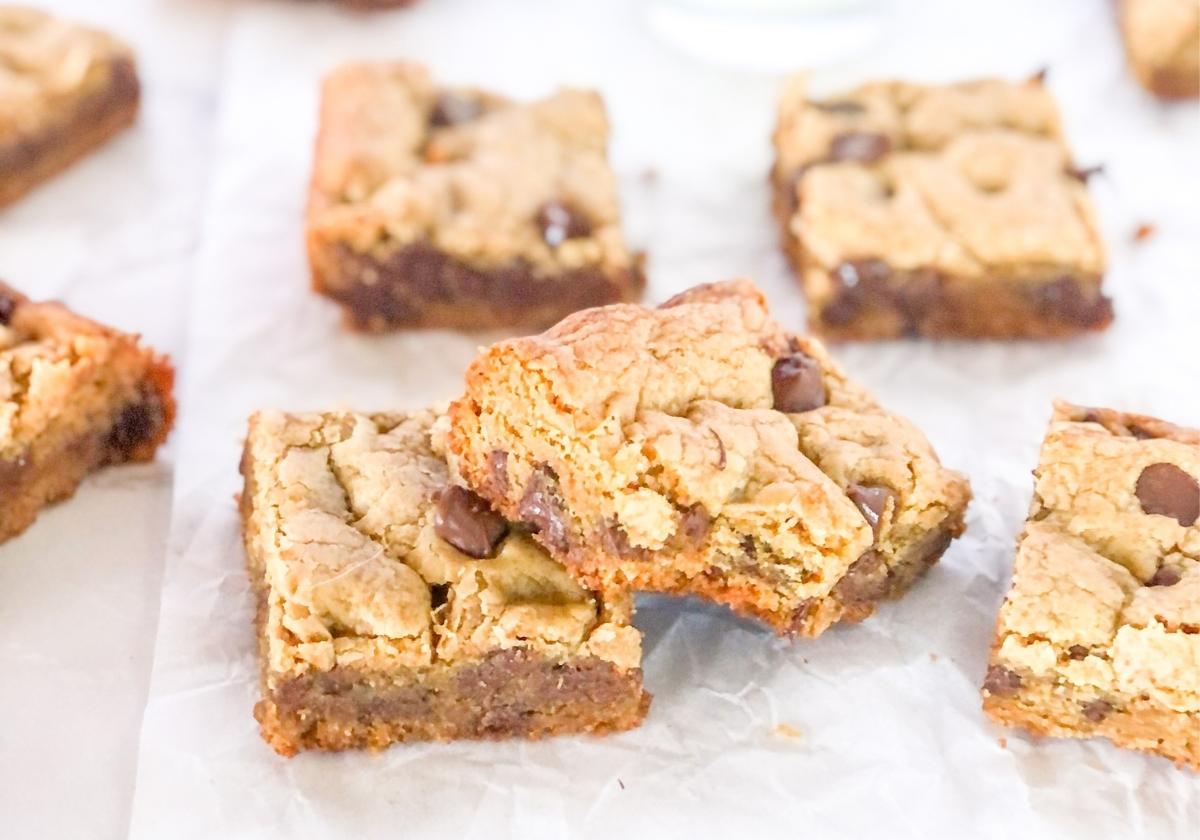chocolate chip peanut butter cookie bars