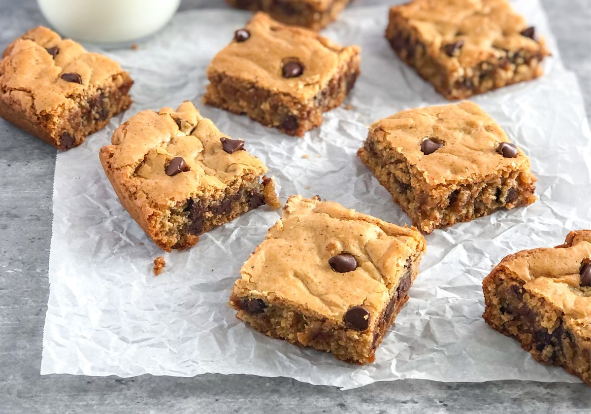 chocolate chip almond butter cookie bars